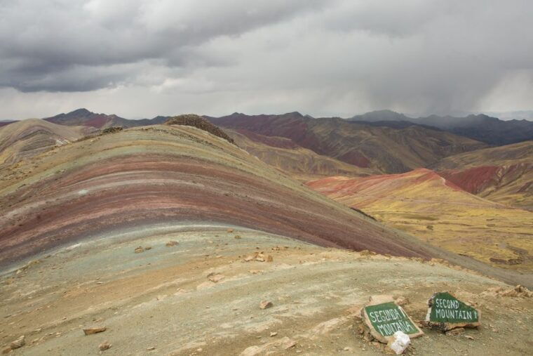cusco-full-day-private-hike-to-palcoyo-rainbow-mountain
