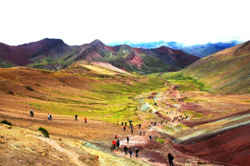 cusco-full-day-rainbow-mountain-red-valley-trekking-tour