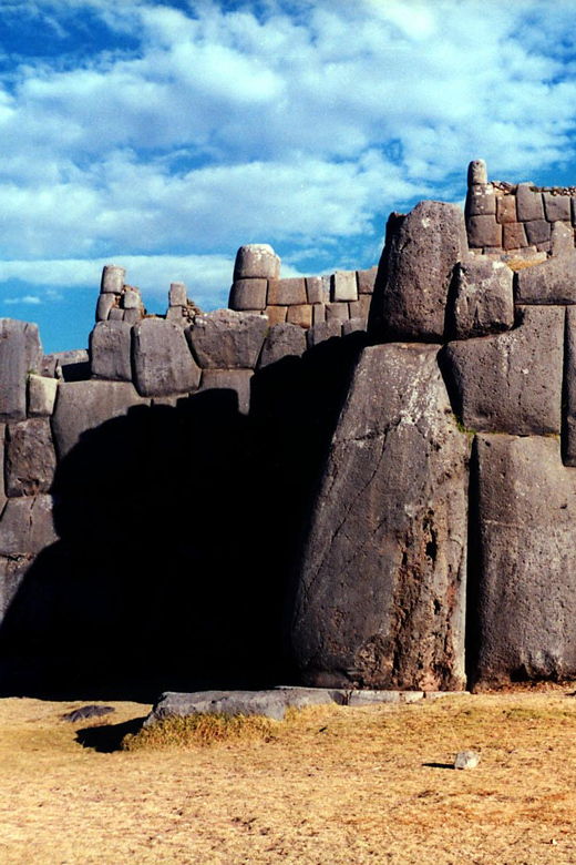 cusco-highlands-archaeological-sites-on-foot-bus