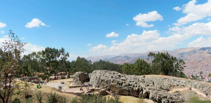 cusco-highlands-archaeological-sites-on-foot-bus