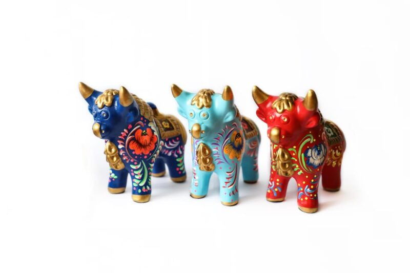 cusco-paint-your-own-torito-of-pucara-art-and-culture-2