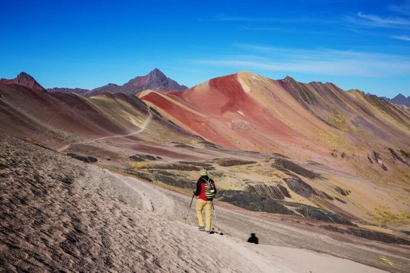 cusco-palcoyo-rainbow-mountain-hidden-sister
