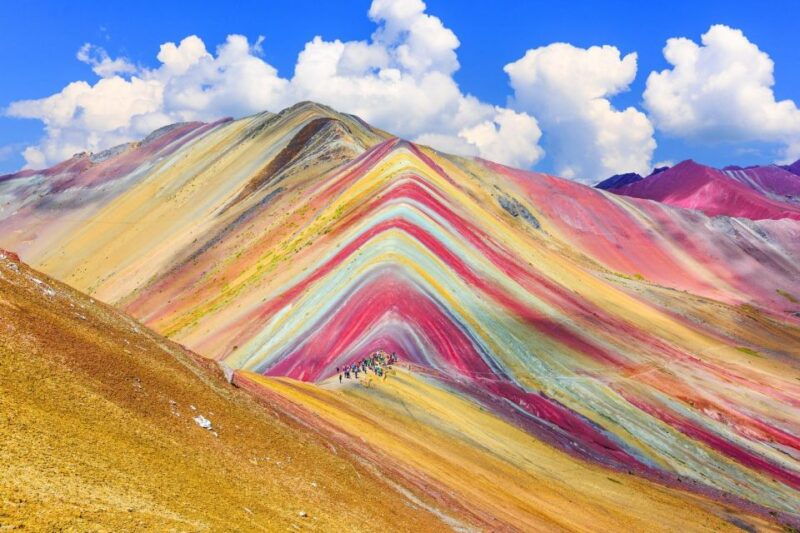 cusco-rainbow-mountains-mountain-of-7-colors-red-valley