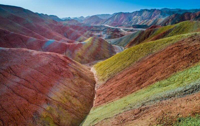 cusco-rainbow-mountains-mountain-of-7-colors-red-valley