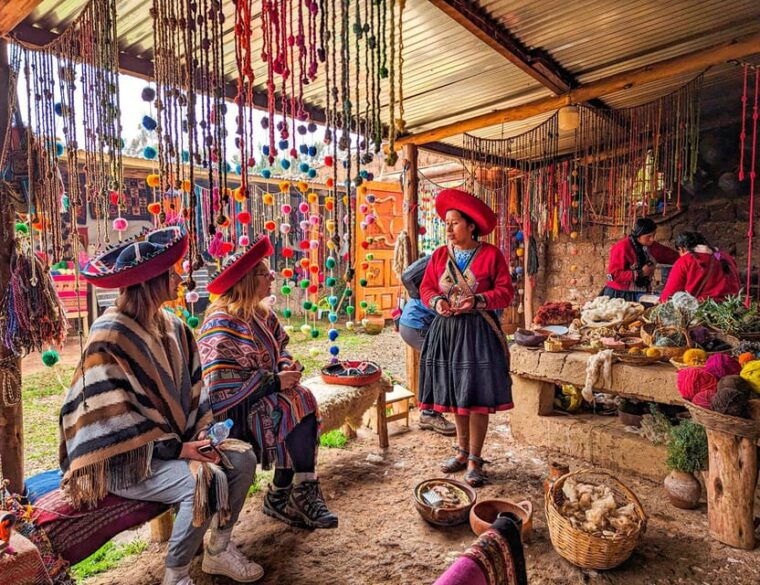 cuscochincheromoray-salt-mines-drop-off-in-ollantaytambo
