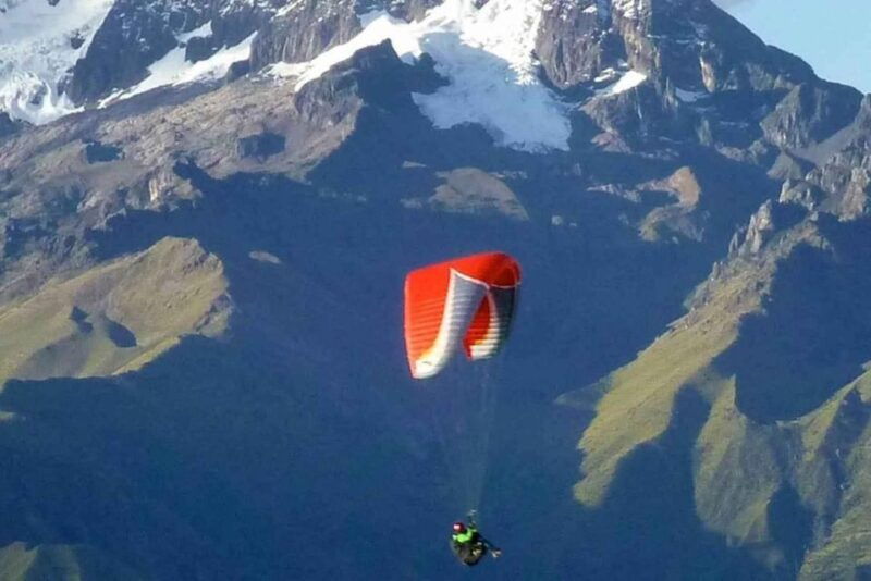 cuscoparagliding-flight-over-the-sacred-valley-of-the-incas