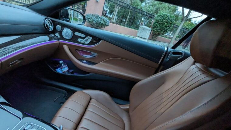 custom-private-tour-in-a-luxurious-mercedes
