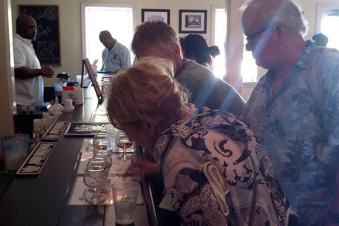 customizable-half-a-day-private-bus-tour-in-the-bahamas