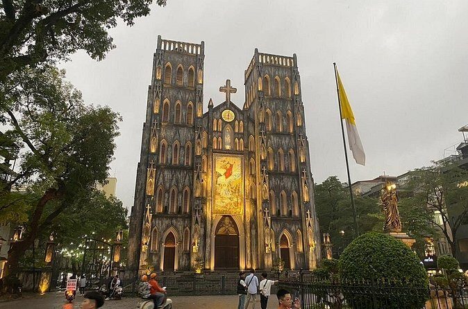 Customizable Private Half Day Tour in Hanoi with Train Street - FAQs