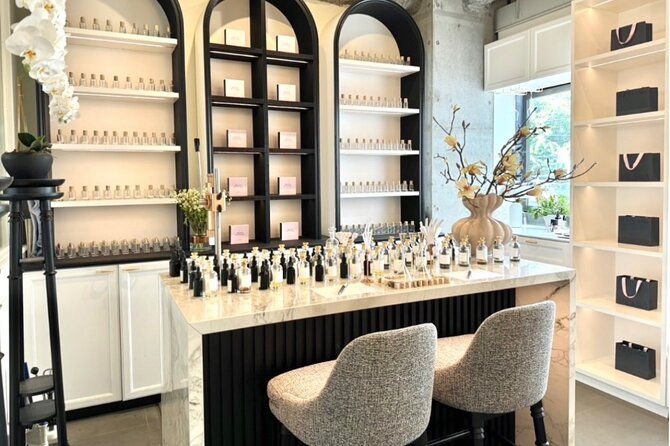 customize-natural-perfume-making-in-tokyo-harajuku
