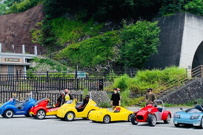 cute-fun-e-car-tour-following-guide-around-lake-kawaguchiko