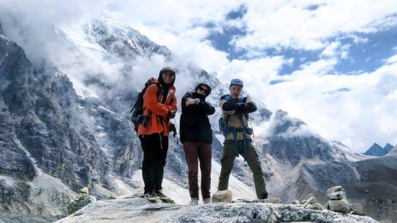 cuzco-humantay-lake-salkantay-pass-trekking-expedition