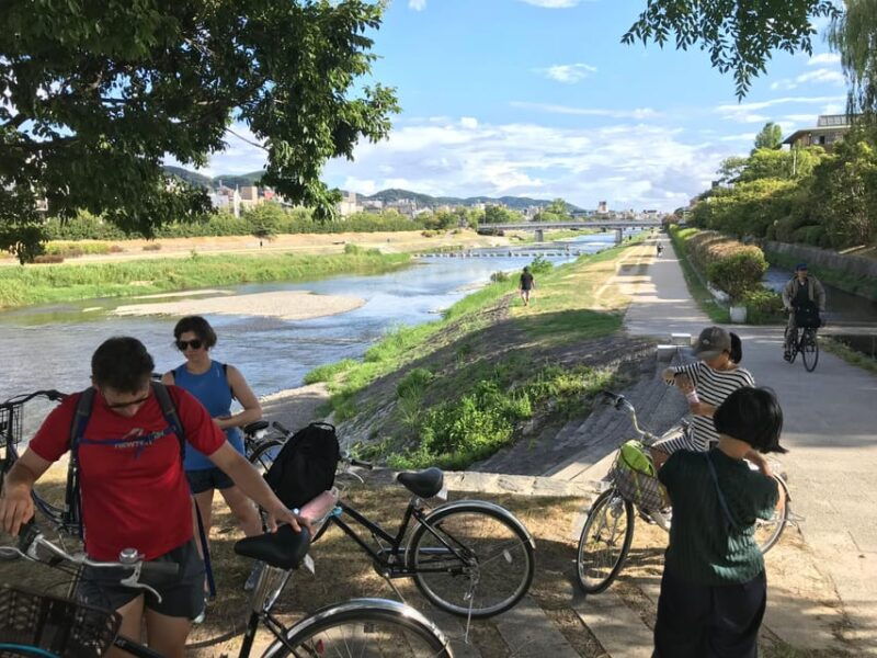 cycle-kyotos-hidden-gems-gion-stroll