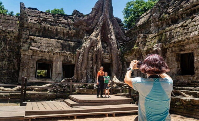 cycle-the-angkor-backroads-inclusive-lunch-at-local-house