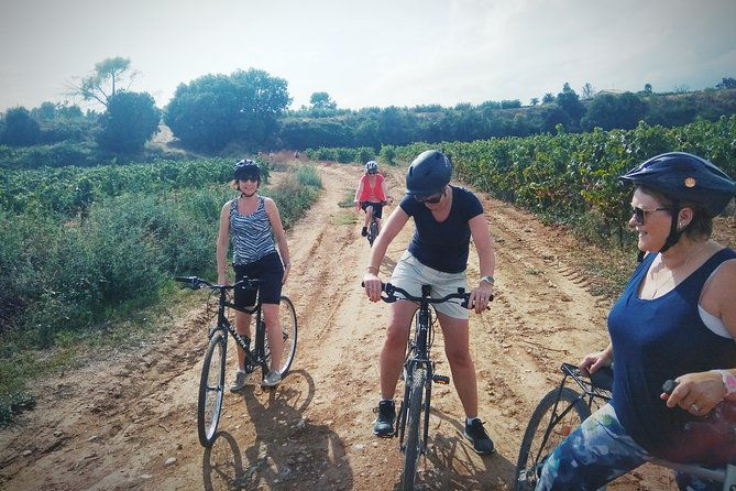 cycling-for-vino-bike-ride-from-sitges-barcelona-with-hotel-pick-up