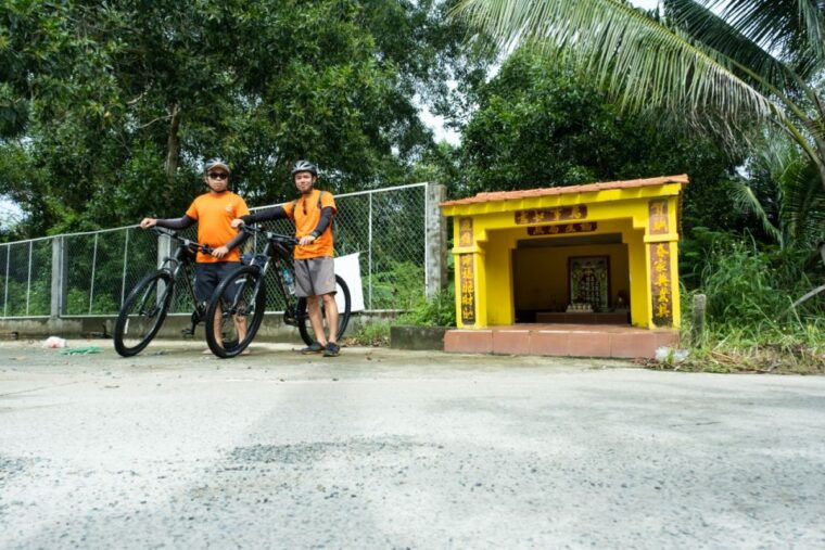 cycling-through-phu-quoc-rural-village