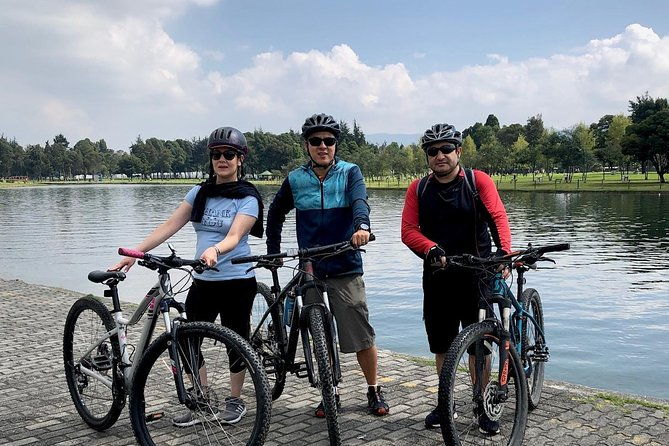 cycling-tour-in-simon-bolivar-park-and-virgilio-barco-library