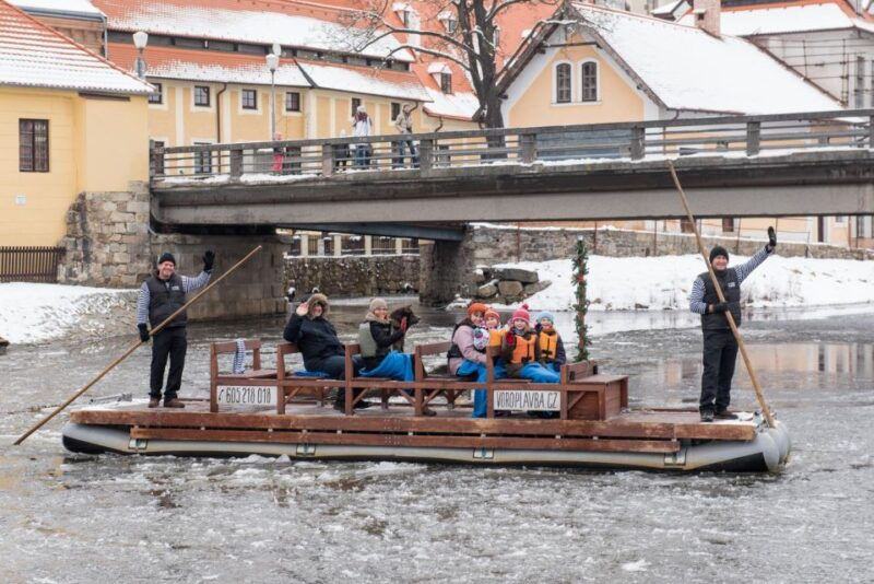czech-krumlov-advent-wooden-raft-river-cruise