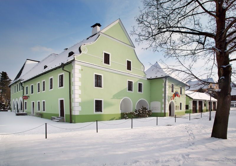 czech-krumlov-czech-budejovice-2-day-trip-from-prague
