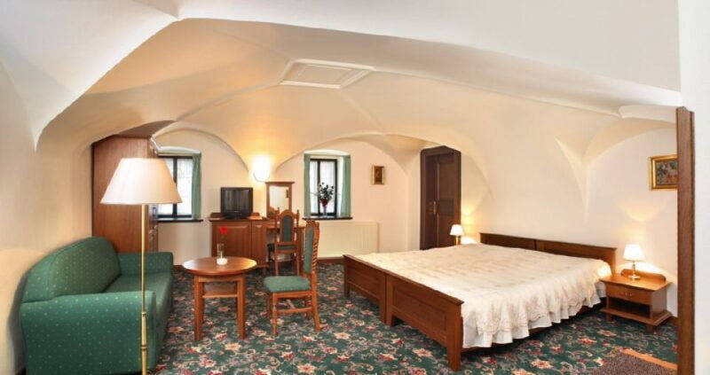 czech-krumlov-czech-budejovice-2-day-trip-from-prague