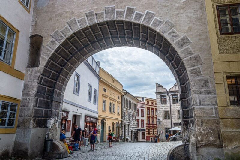 czech-krumlov-half-day-medieval-architecture-walking-tour