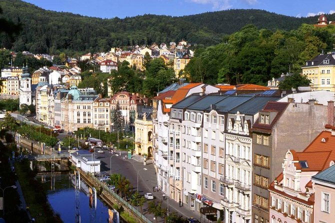 czech-spas-of-karlovy-vary-and-marianske-lazne-from-prague-2