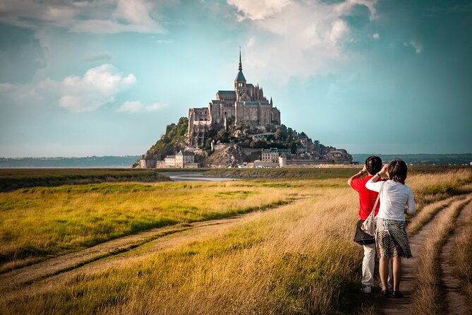 d-day-beach-mont-saint-michel-full-day-tour-from-paris