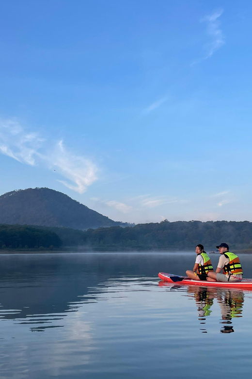 da-lat-trekking-pinhat-sup-kayak-at-tuyen-lam-lake