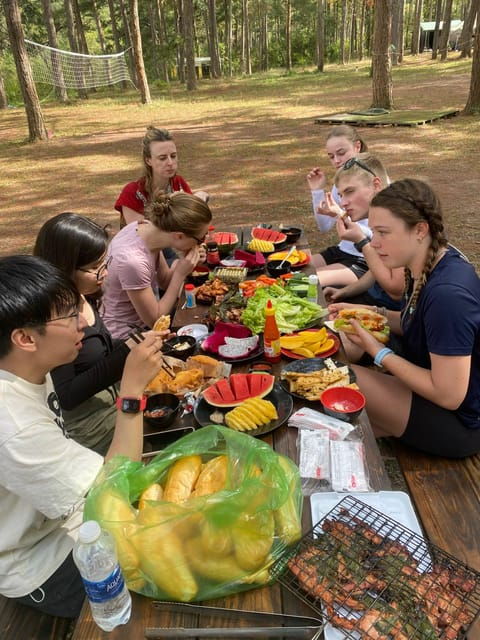 da-lat-trekking-pinhat-sup-kayak-at-tuyen-lam-lake