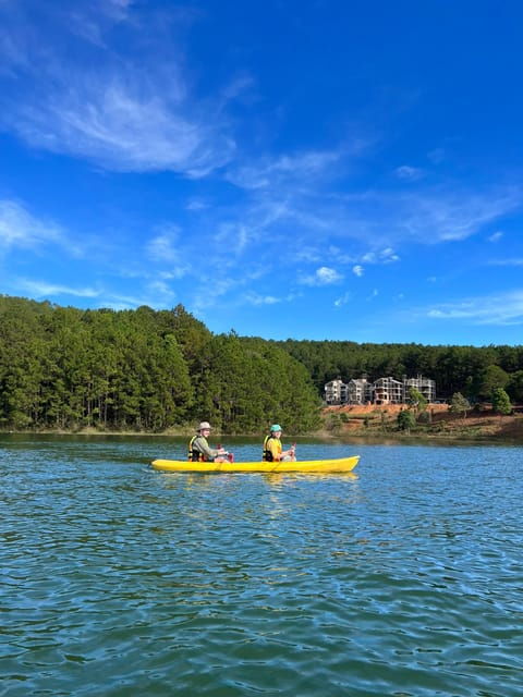 da-lat-trekking-pinhat-sup-kayak-at-tuyen-lam-lake
