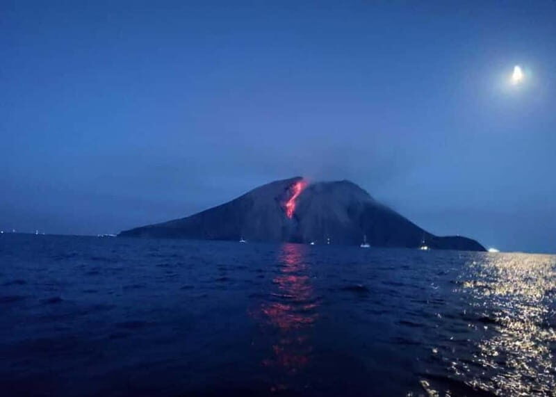 Da Lipari: Tour in Barca Panarea & Stromboli PICCOLO GRUPPO - Who Is This Tour Best For?  