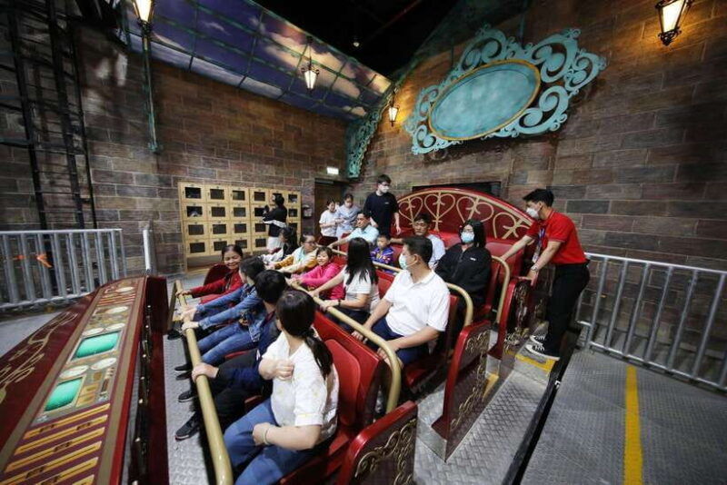 da-nang-ba-na-hills-with-golden-bridge-group-tour