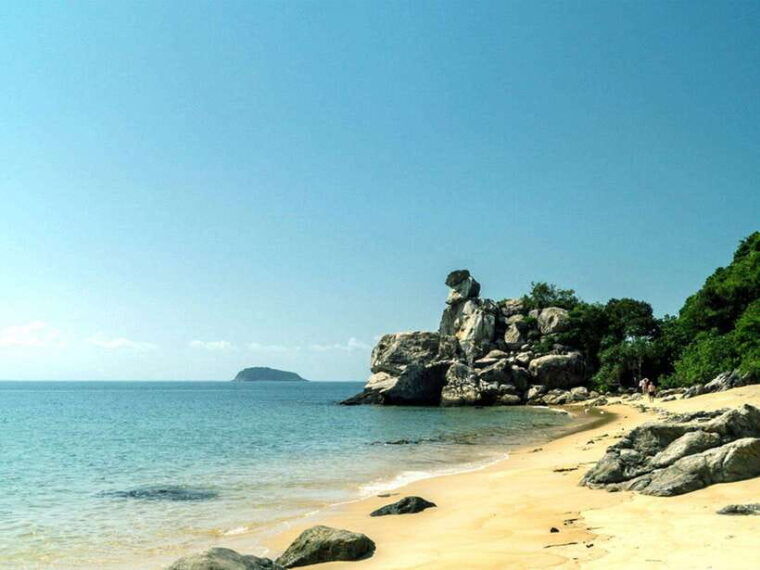 da-nang-cham-island-snorkeling-swimming-scenic-adventure