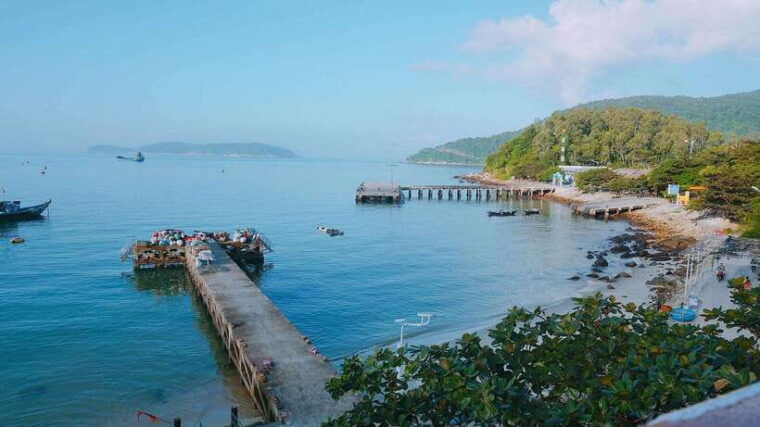 da-nang-cham-island-snorkeling-swimming-scenic-adventure