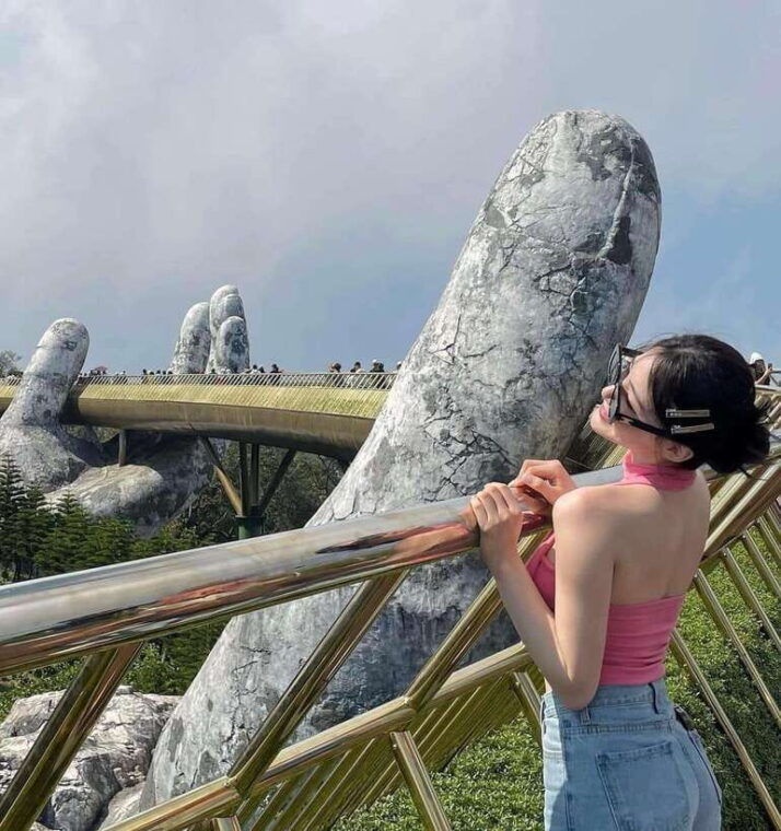 da-nang-city-ba-na-hills-day-trip-with-female-tour-guide