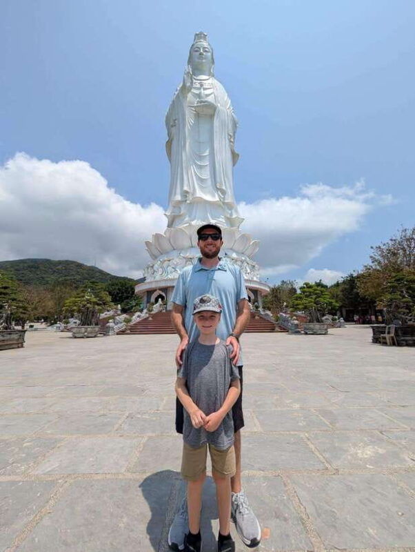 da-nang-city-street-food-private-tour-with-local-students