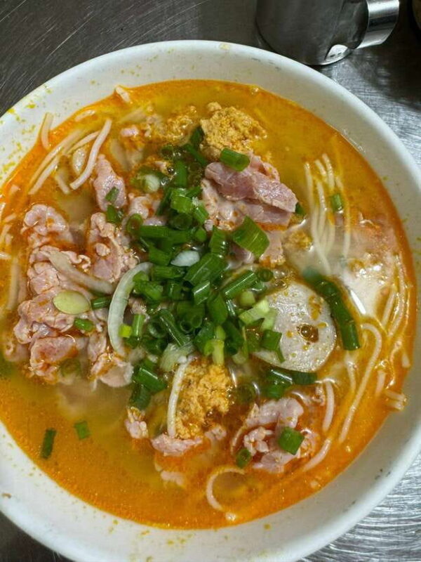 Da Nang City Street Food Tour With Live Music Tien Sa Show - FAQs