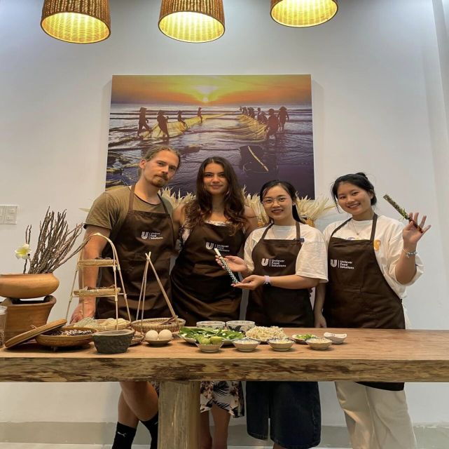 da-nang-cooking-class-and-tasting-pho-with-local-girl