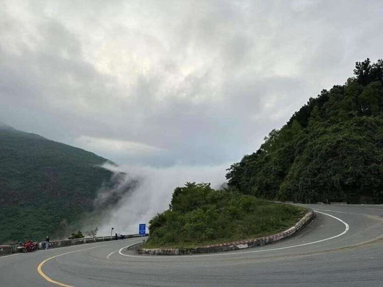 da-nang-easy-ride-to-hai-van-pass-and-marble-mountain-tour