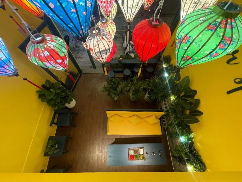 da-nang-experience-bamboo-massage-at-clover-spa-viet-nam