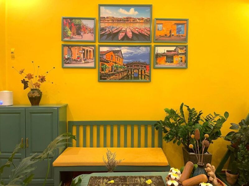 da-nang-experience-bamboo-massage-at-clover-spa-viet-nam