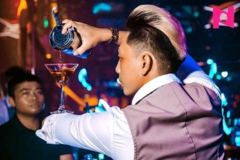 da-nang-experience-making-cocktail-with-pro-bartender