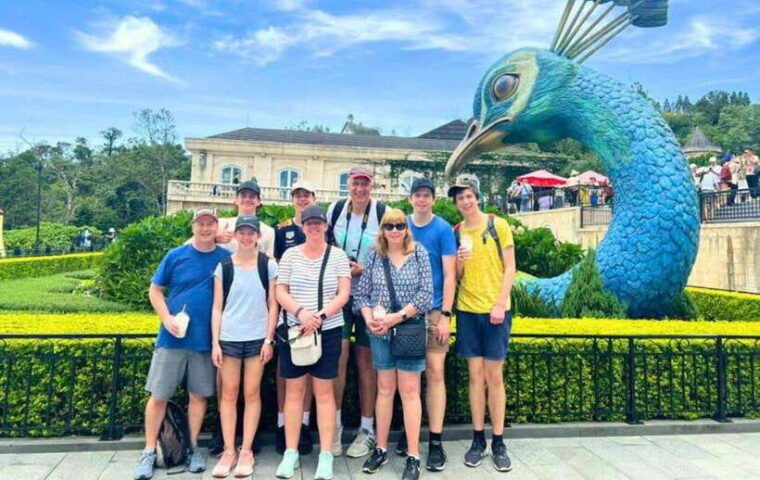 da-nang-golden-bridge-by-private-car-or-bus-pickup