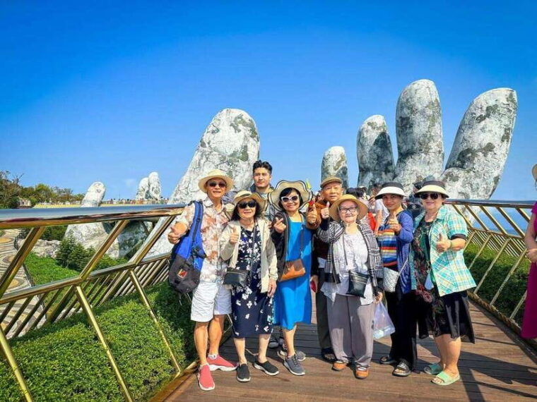 da-nang-golden-bridge-by-private-car-or-bus-pickup