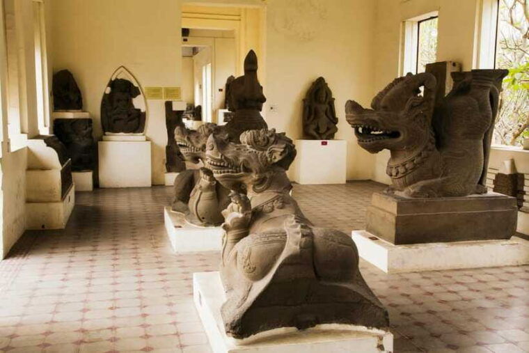 da-nang-guided-city-tour-with-museums-and-bridges