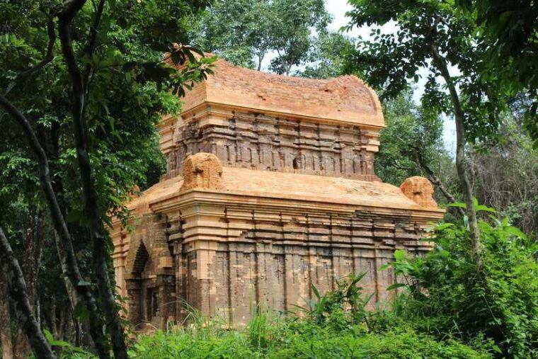 da-nang-half-day-journey-to-my-son-sanctuary