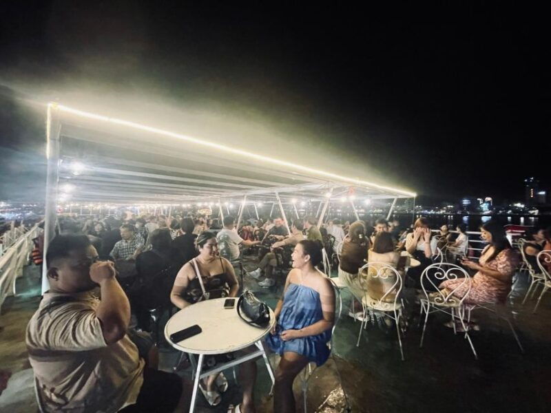 da-nang-han-river-night-boat-trip-with-show-on-weekends