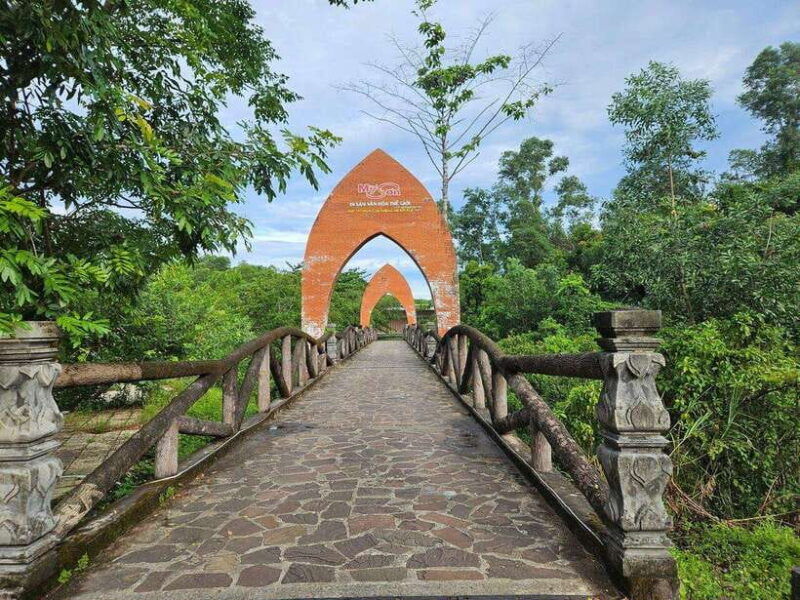 da-nang-hoi-an-marble-mountains-my-son-holyland-adventure