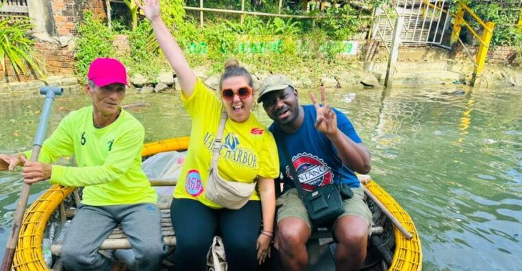 da-nang-hoi-anexperience-basket-boat-ride-in-coconut-forest