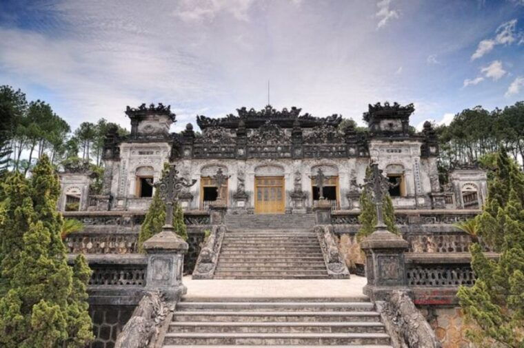 da-nang-imperial-city-of-hue-day-trip-with-lunch-and-ticket
